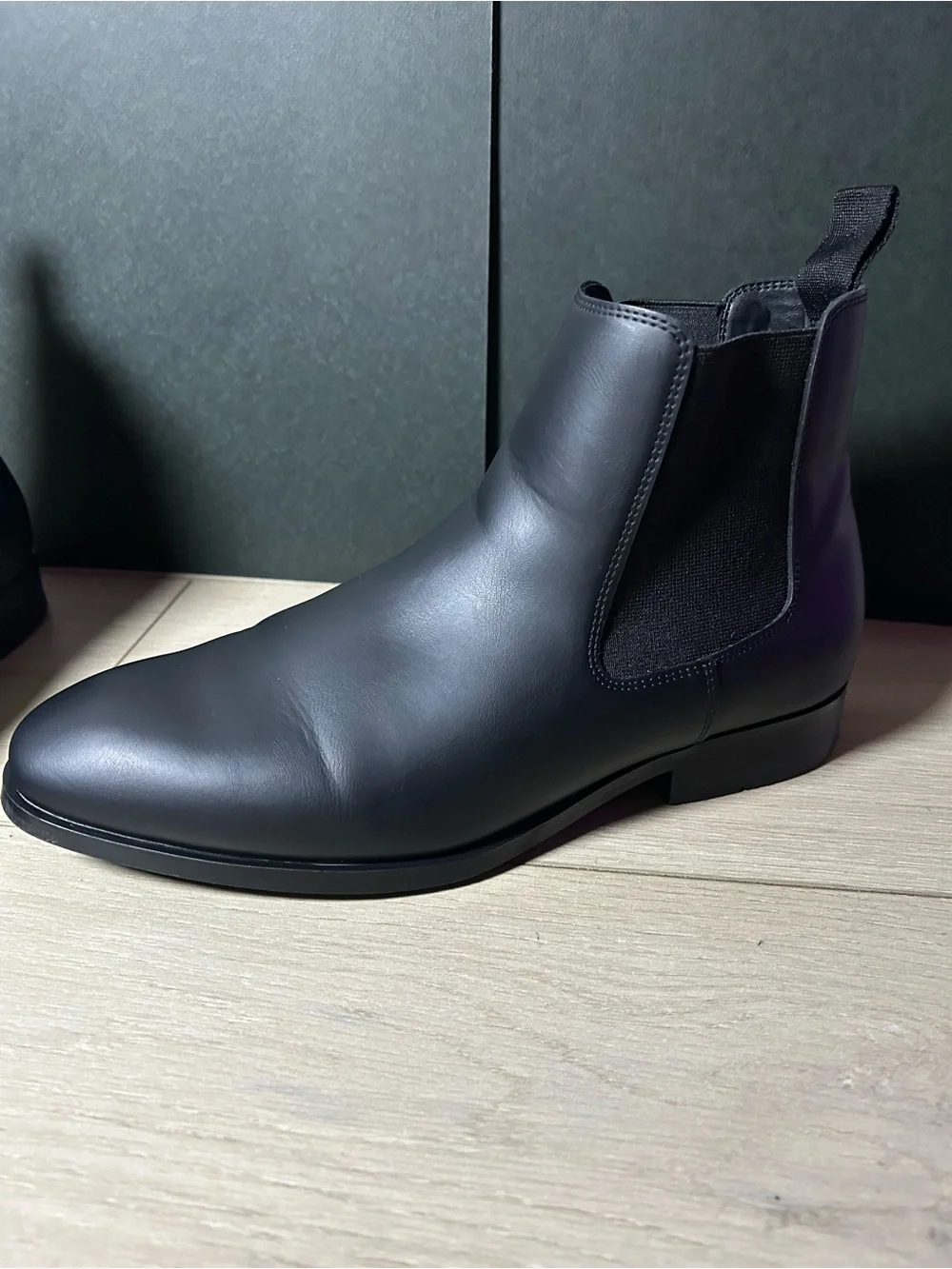 Zara Black Leather Chelsea Boots for Men